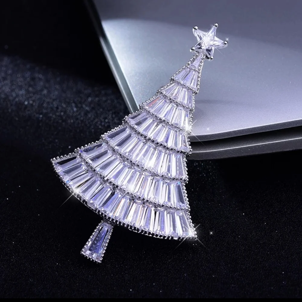 Sparkling Crystal Christmas Tree Brooch pin